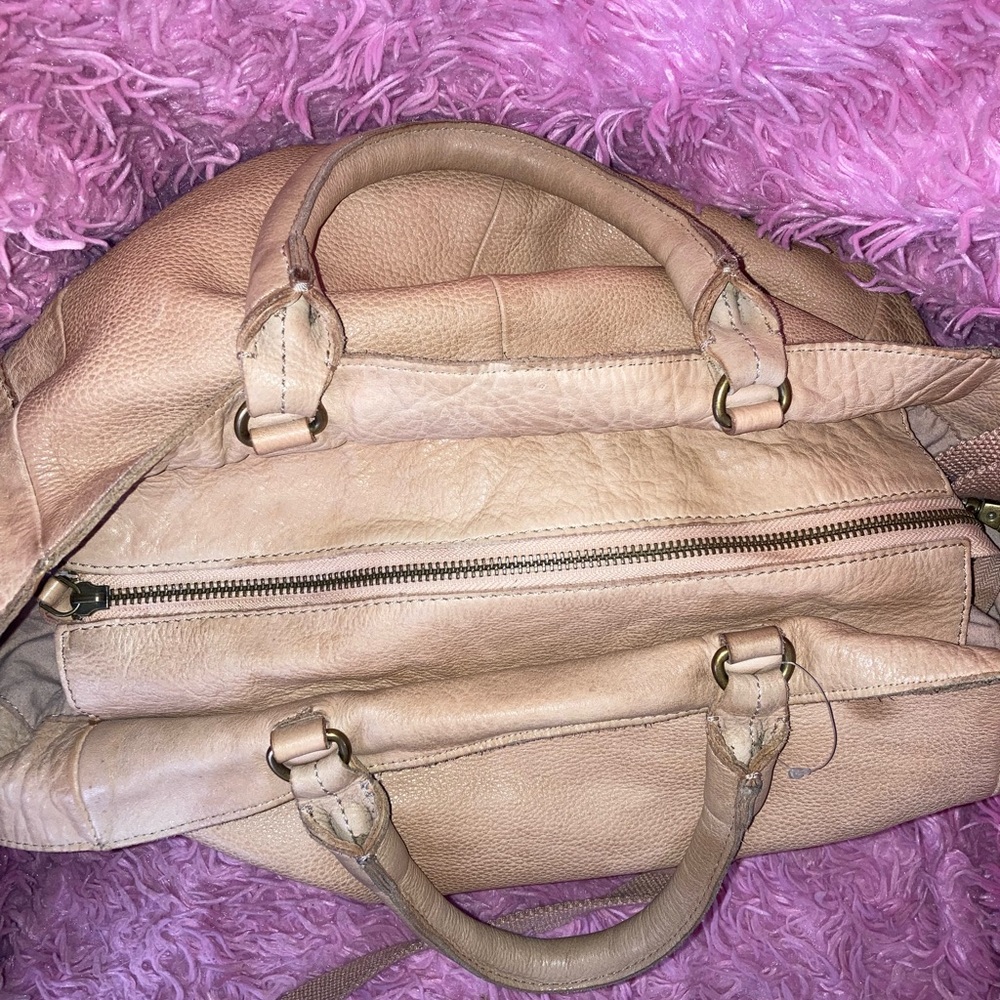 Free People Leslie Distressed Leather Large Tote In Conch Pink - Picture 8 of 16